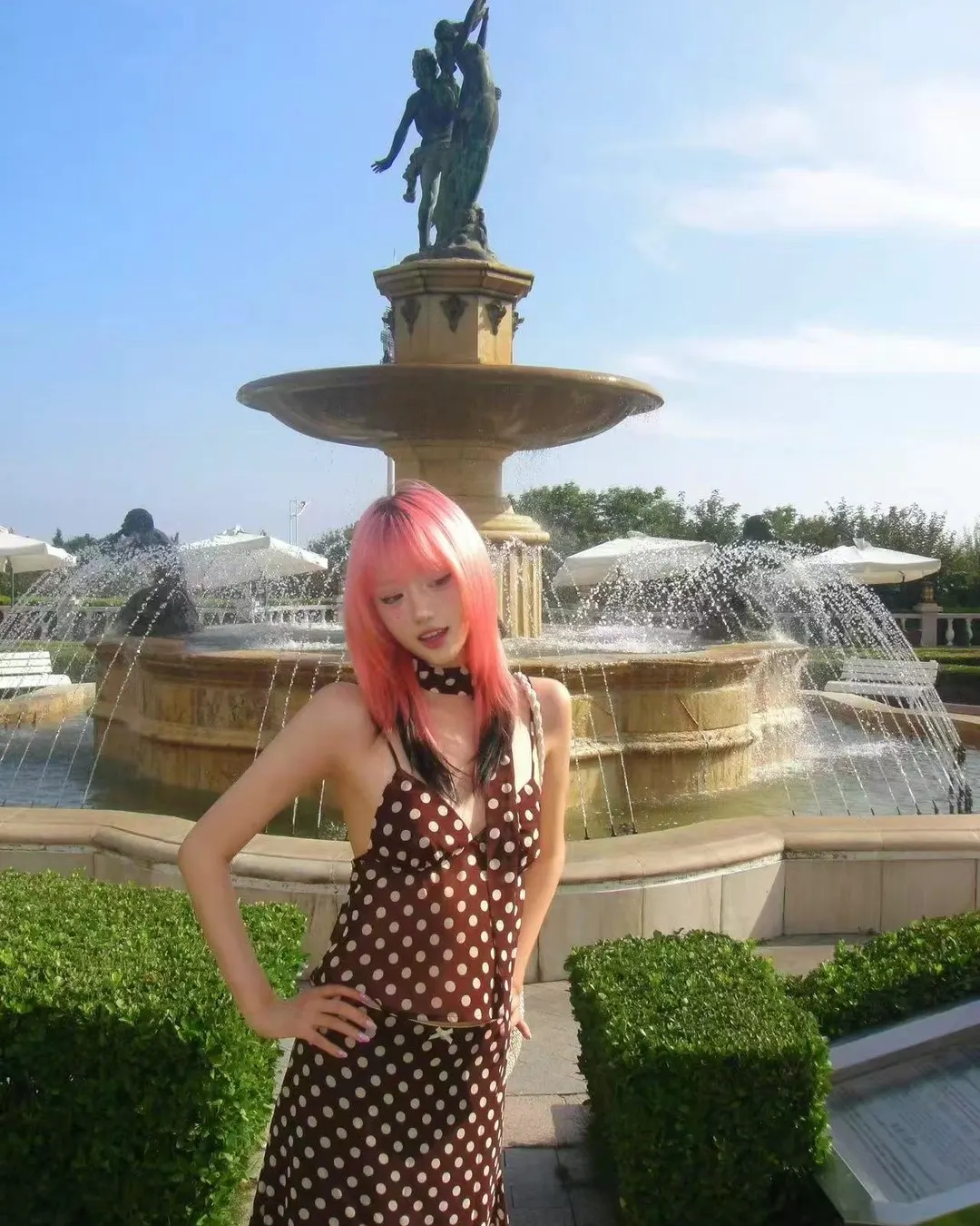变身小飞船 wearing Cotton Candy Pink 4